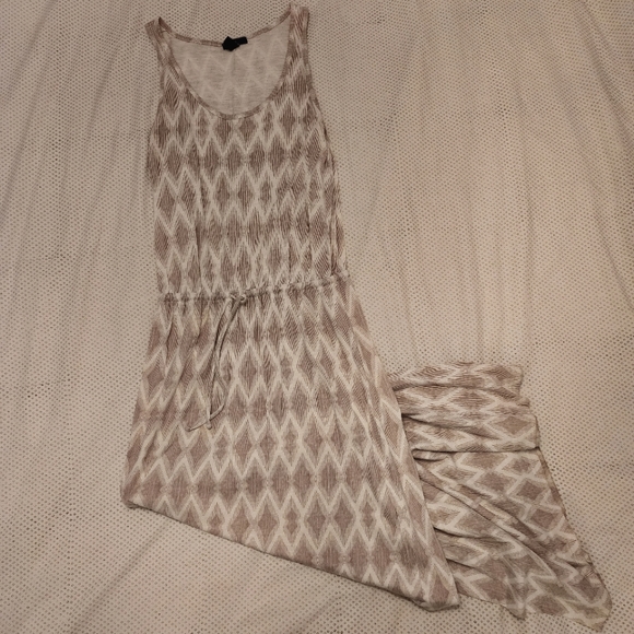 Gap grey and white maxi dress. - Picture 2 of 4